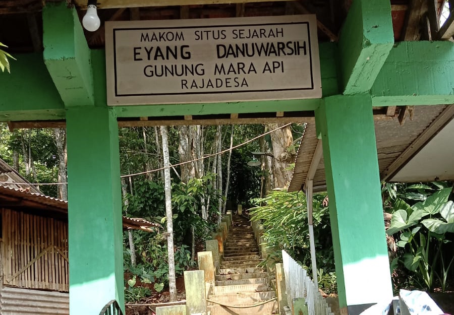 Gunung Mara Api